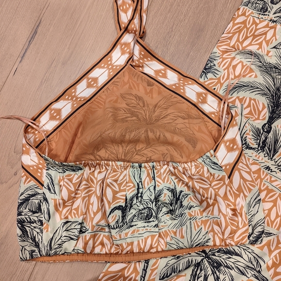 Silky Tropical Print Two-Piece Set - Picture 9 of 10
